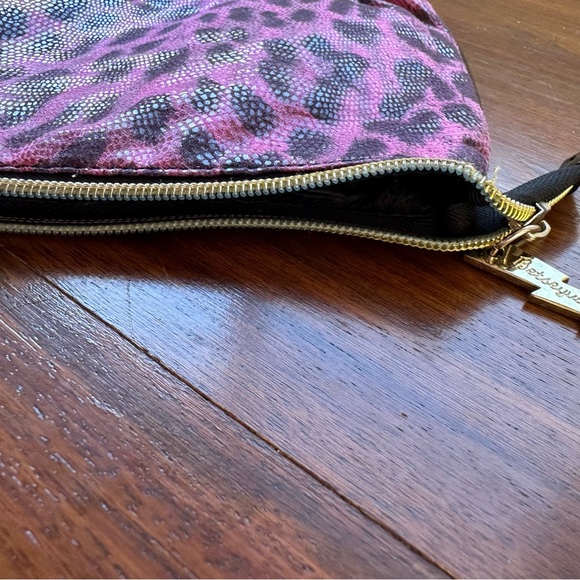 Women’s Bestyville Wristlet Pink & Black - Picture 11 of 11